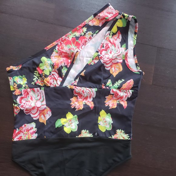 Floral Thigh Skirt & Floral Print One Shoulder Cut Out B - Picture 4 of 5